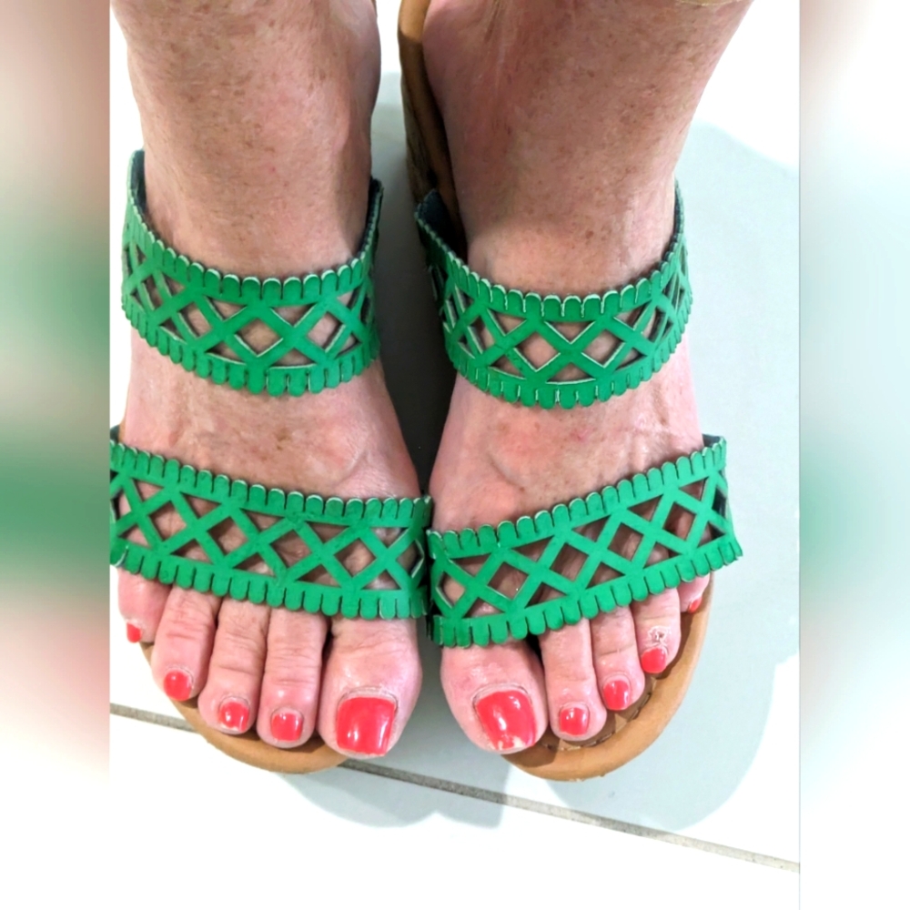 Woman's Green wedges 7